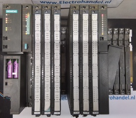 Siemens S7-400 PLC rack met diverse componenten