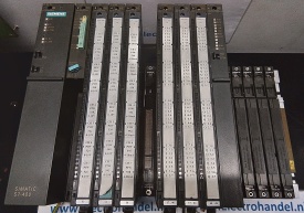 Siemens S7-400 PLC rack met diverse componenten